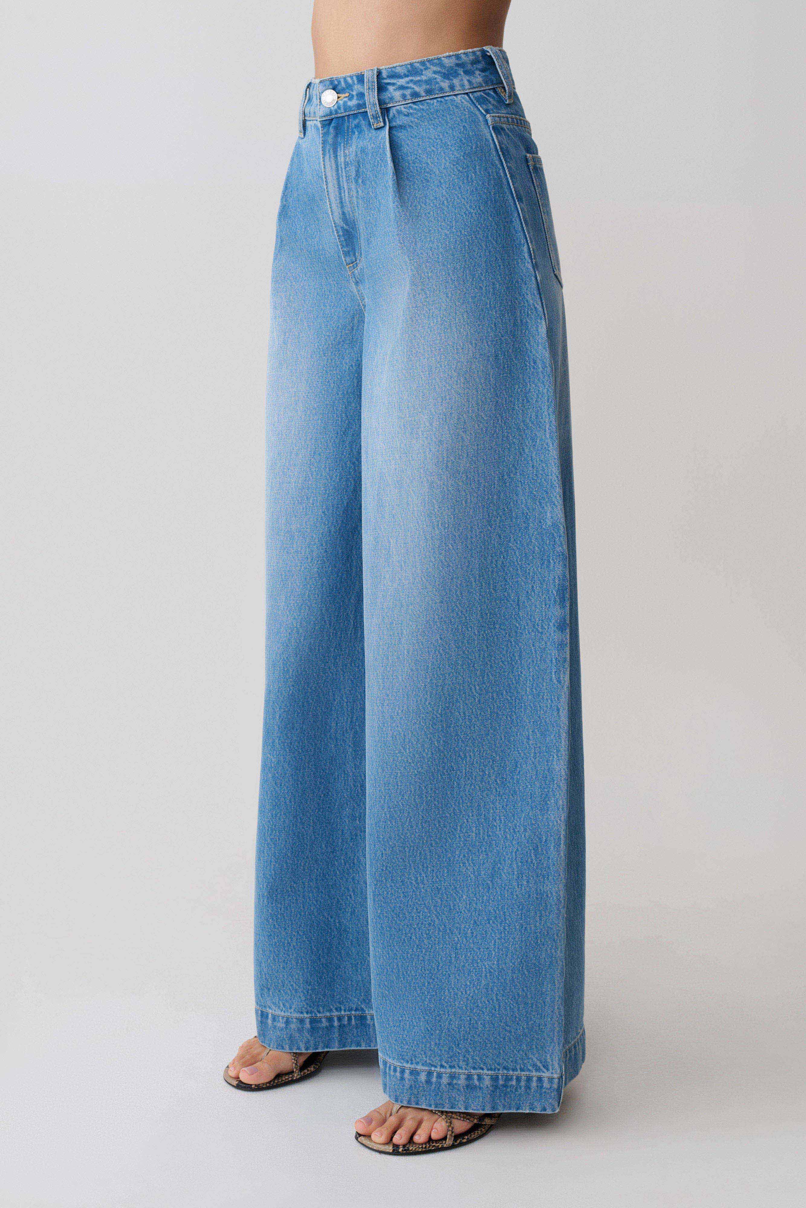 Bobby Oversized Jean With Front Pleat - Summer Blue - Image 3