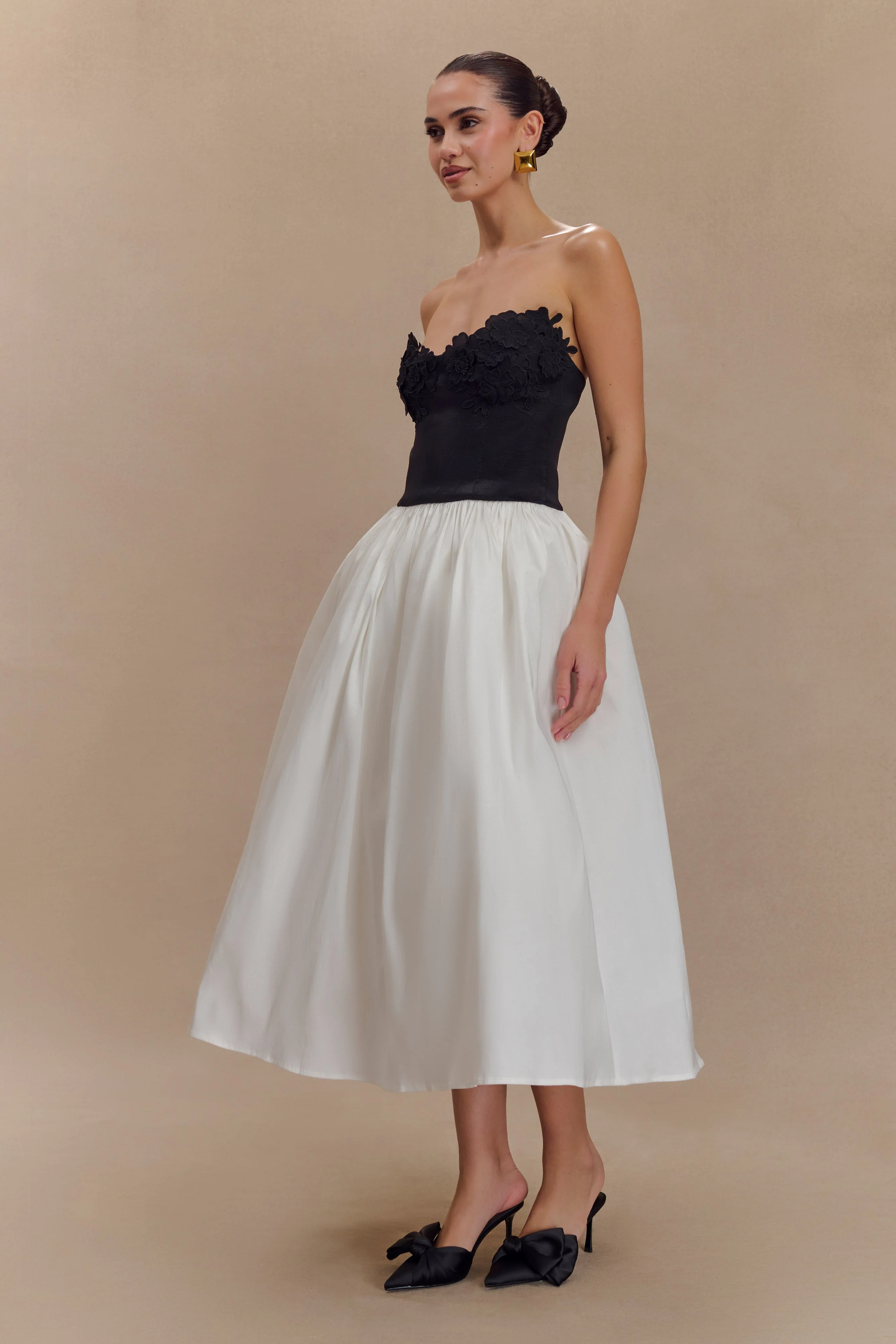 Elyssa Embroidered Contrast Midi Dress - Black/White - Image 4